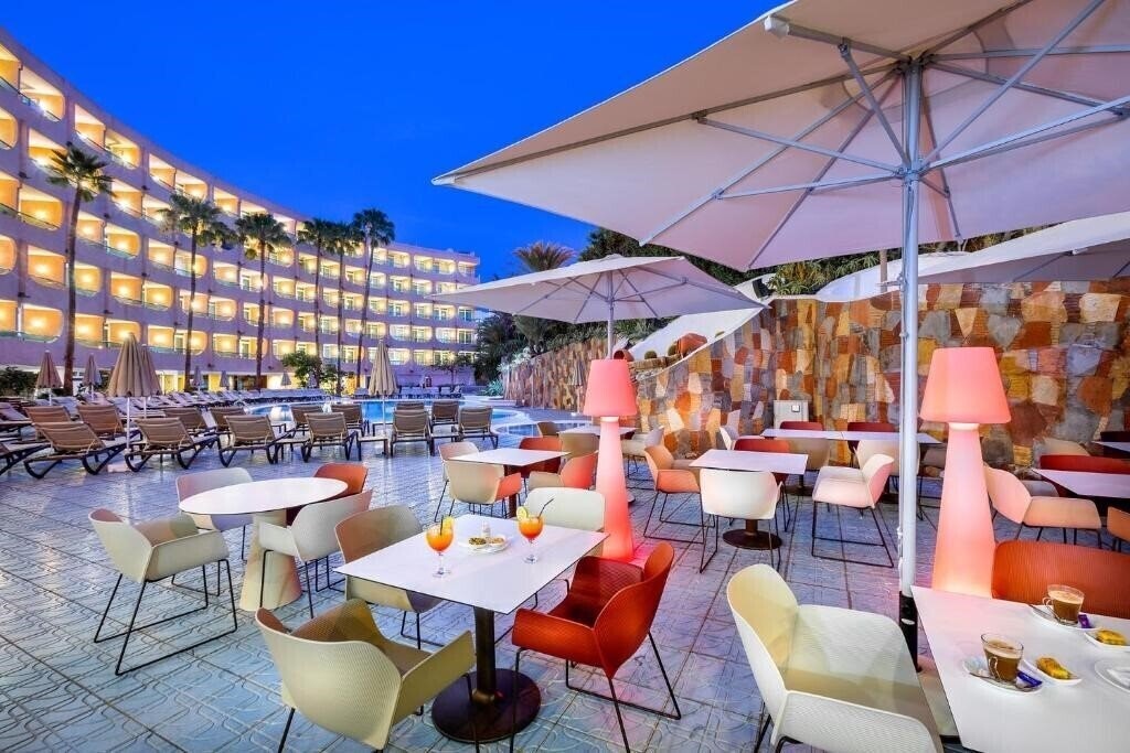 Территория Mur Apartamentos Buenos Aires 3*