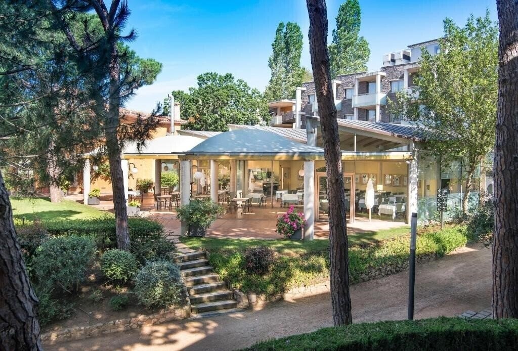 Панорама Parkhotel Ciutat De Palol 4*