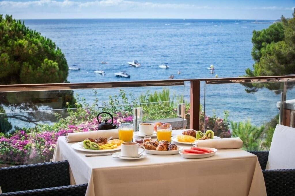Картинка Salles Hotel & SPA Cala del Pi 5*
