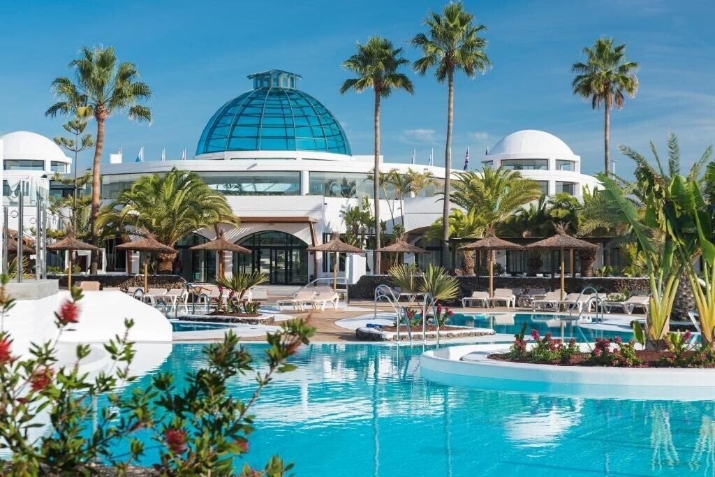 Отель Elba Lanzarote Royal Village Resort 4*