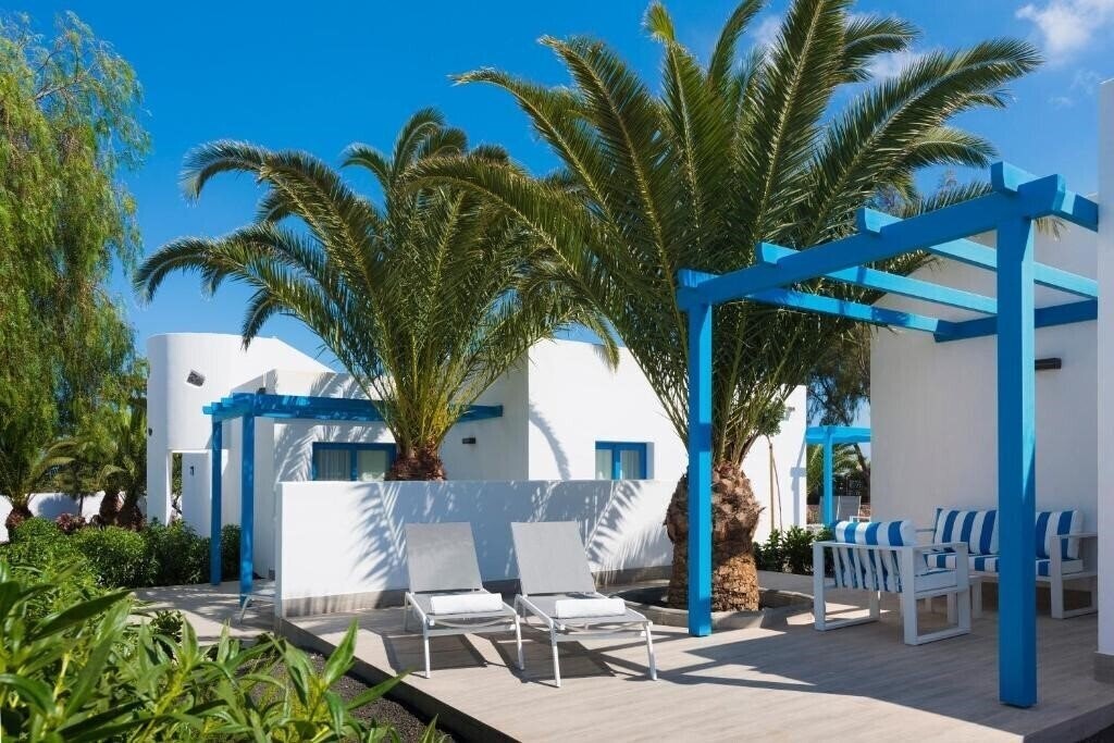 Вид Elba Lanzarote Royal Village Resort 4*