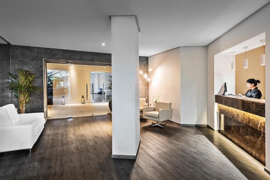 Апартаменти Elba Premium Suites 4*