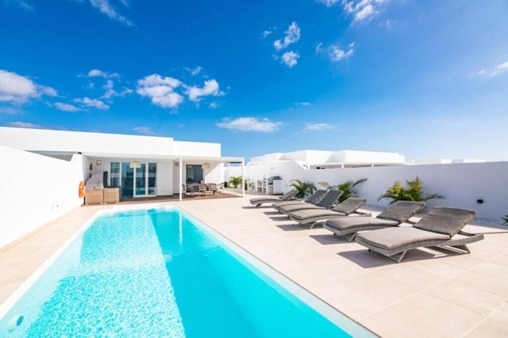 Отель Villa Azahar Suites 4*