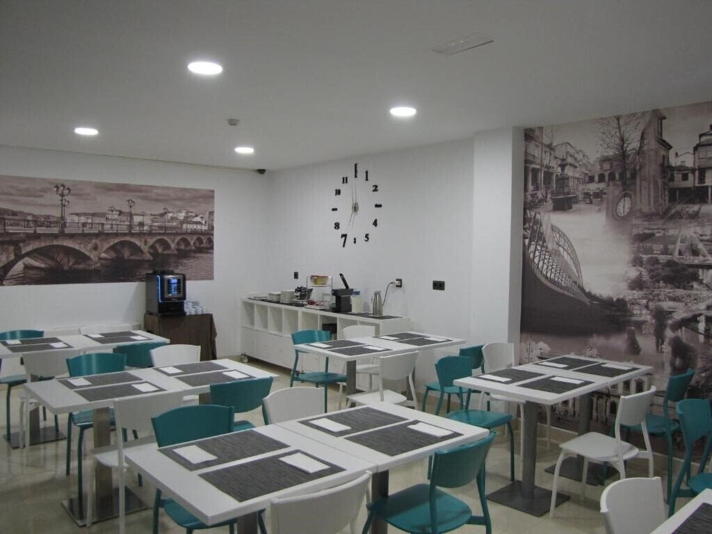 Фотографія Hotel Room 2*