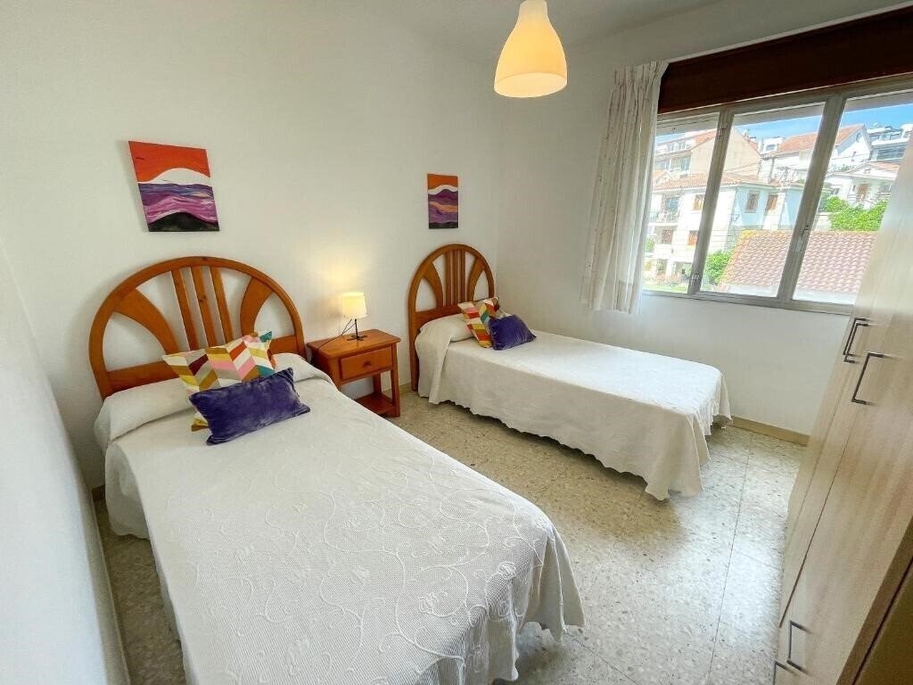 Панорама Apartamentos Portonovo Playa 3000 3*