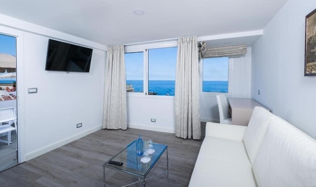 Панорама Monopol 3*