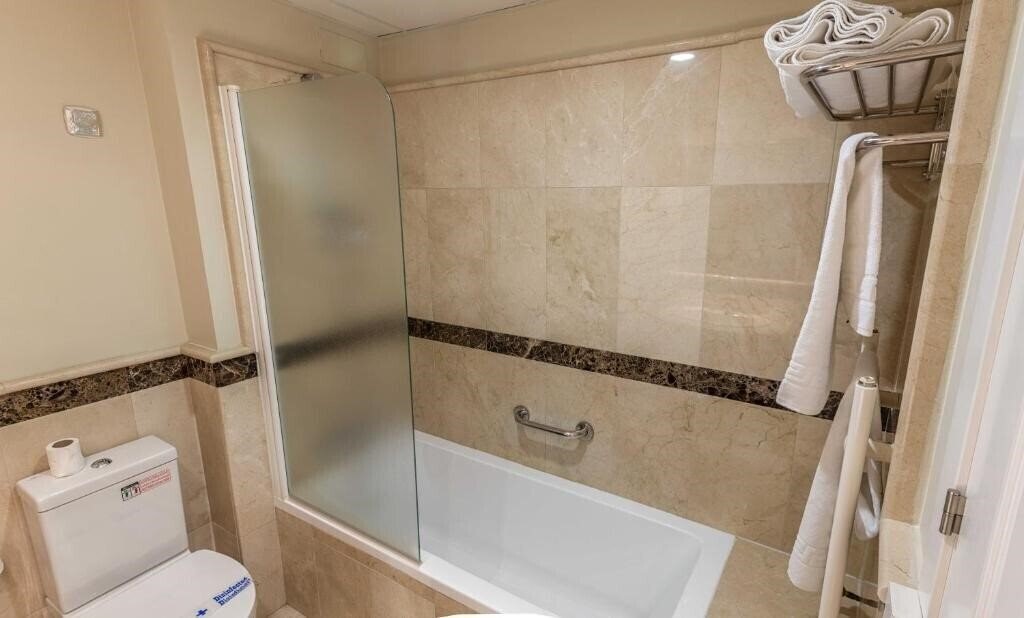 Апартаменты Sevilla 4*