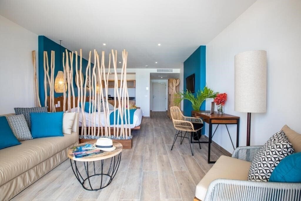 Панорама Hotel Orient Beach 4*