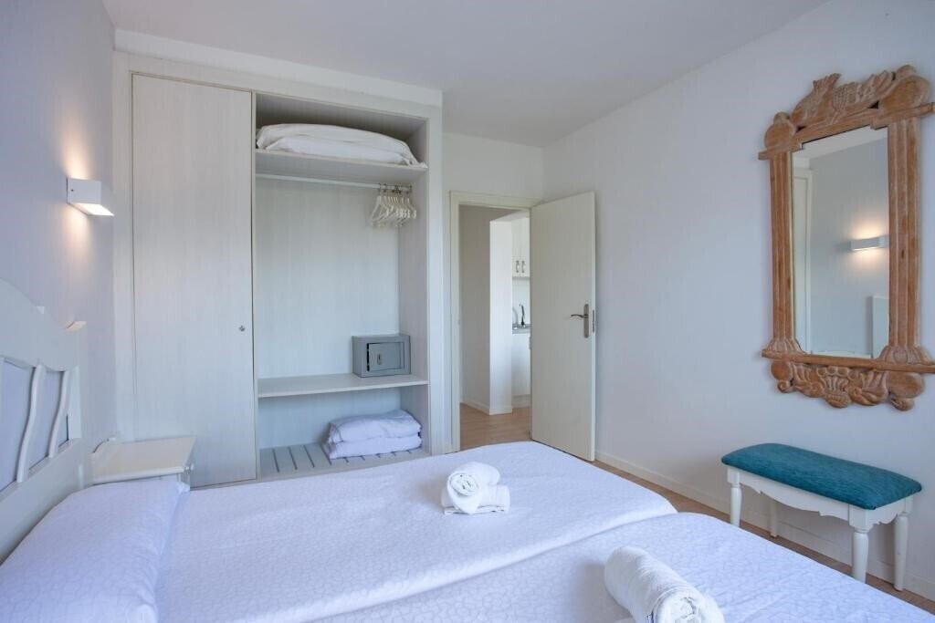 Апартаменты Bj Apartamentos Europa 3*