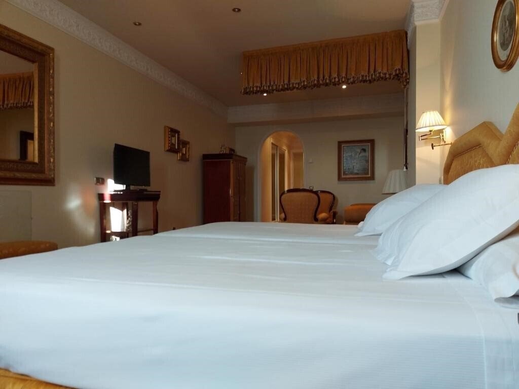 Територія Alameda Palace Salamanca 5*