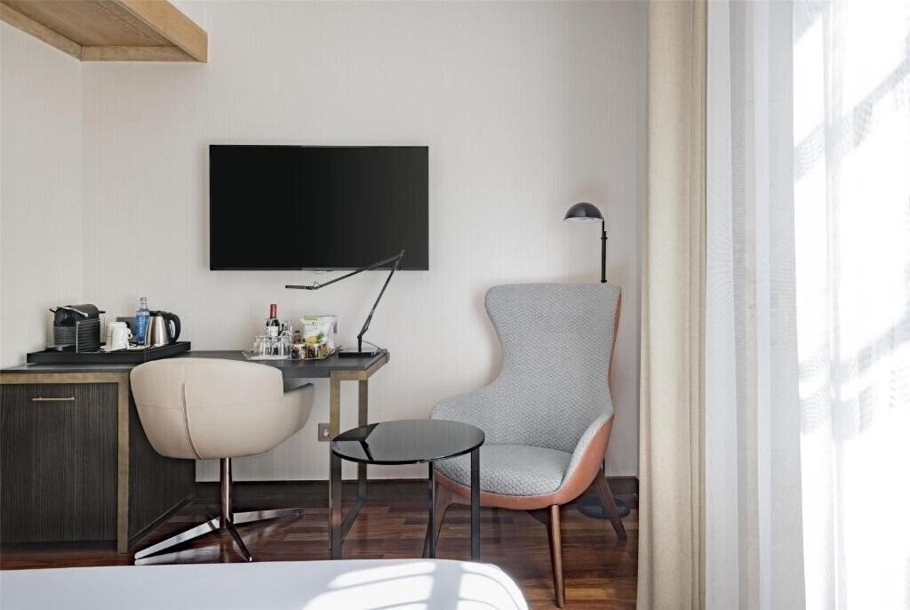 Территория Nh Palacio De Castellanos 4*