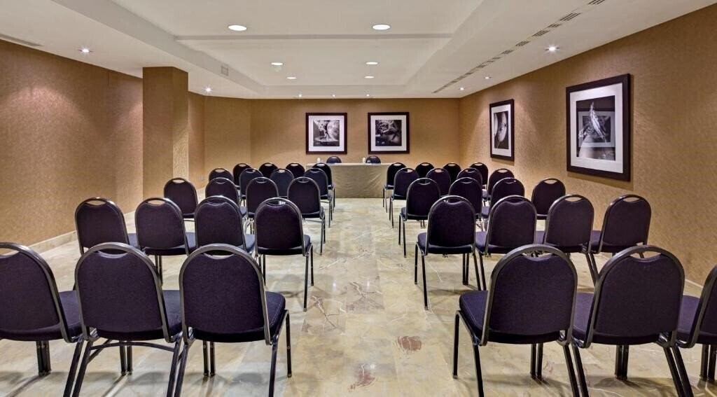 Картинка Nh Salamanca Puerta De La Catedral 4*