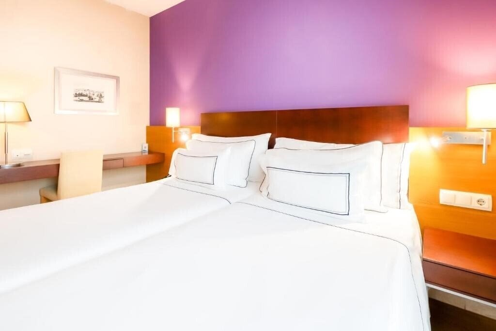 Территория Tryp Montalvo 4*