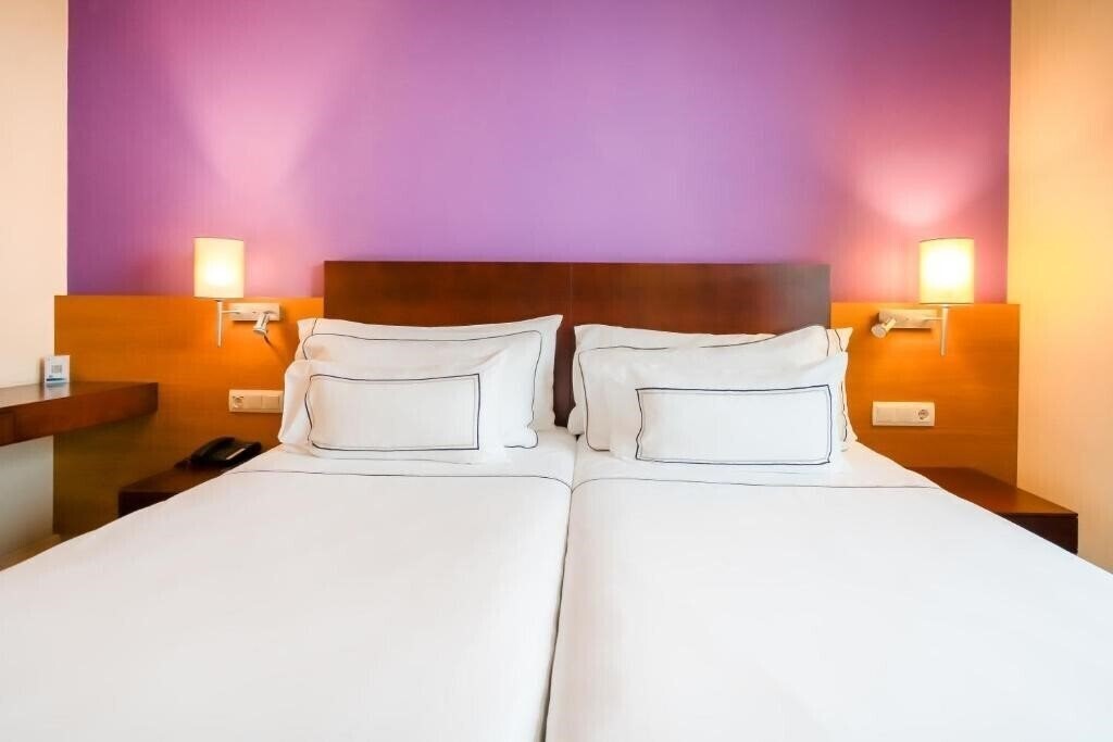 Апартаменты Tryp Montalvo 4*