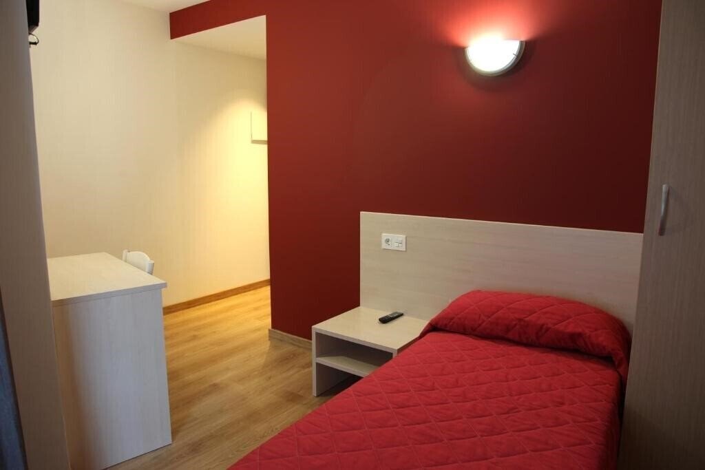Территория Hostal Santel San Marcos 2*