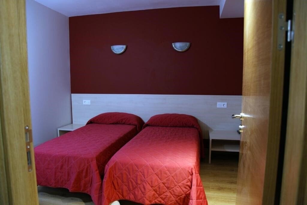 Панорама Hostal Santel San Marcos 2*