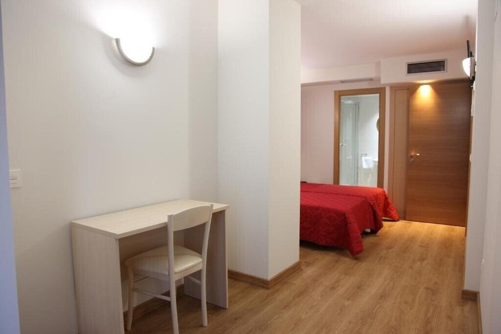 Отель Hostal Santel San Marcos 2*