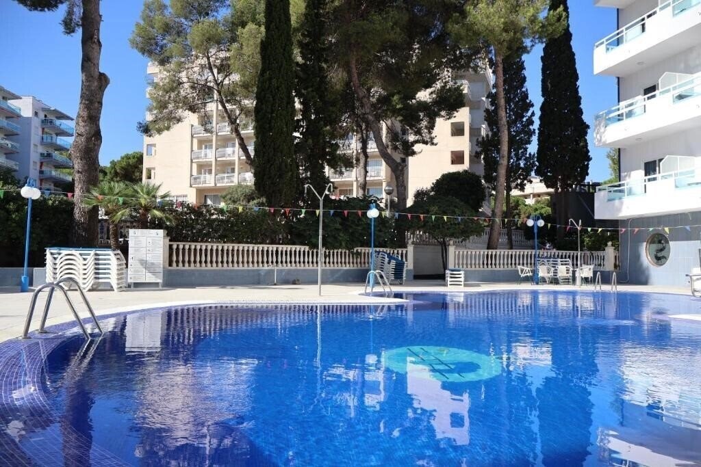 Апартаменты Santa Monica Salou 3*