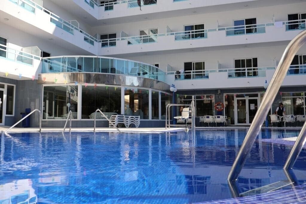 Территория Santa Monica Salou 3*