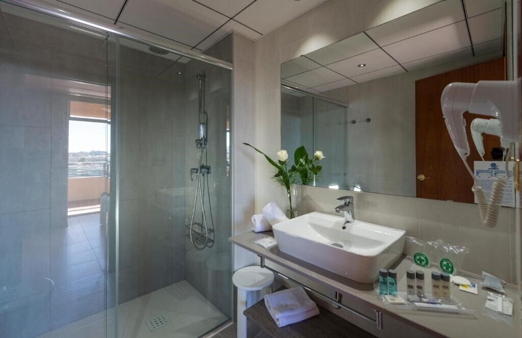 Изображение 4R Gran Hotel Regina 4*