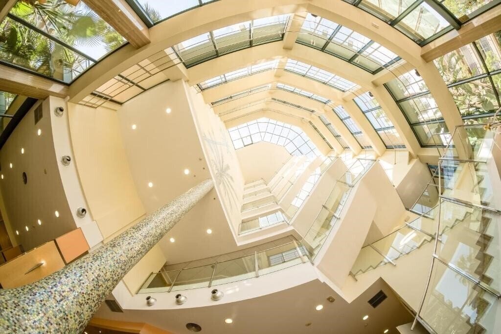 Территория California Palace 4*