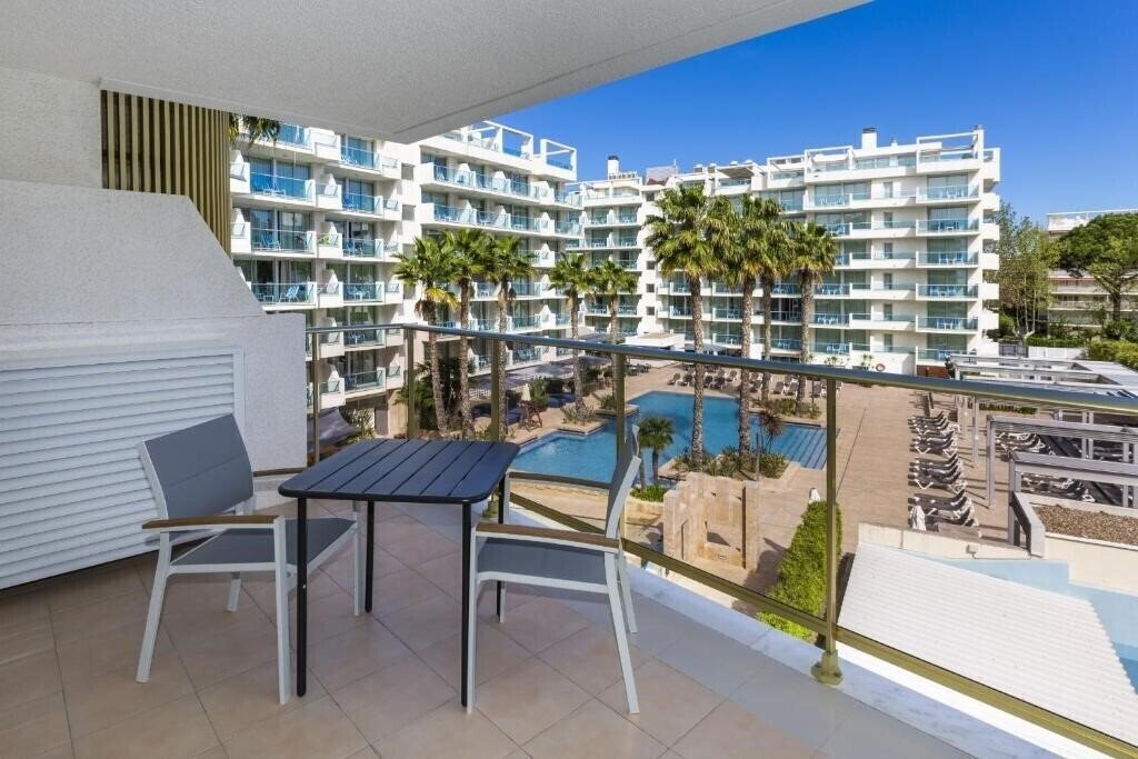 Отель Acacias Apartamentos Salou 3*