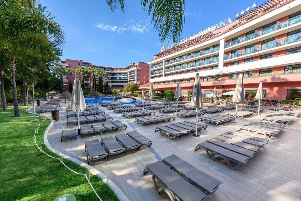 Вид Ohtels Villa Romana 4*