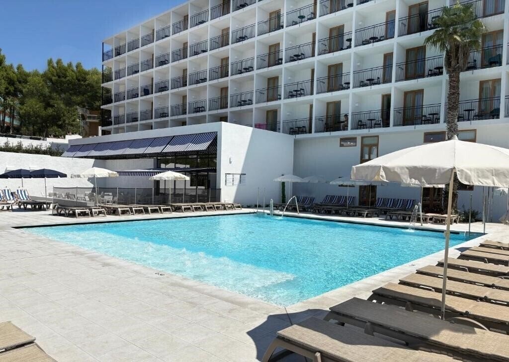 Отель Sunclub Calavinya 4*