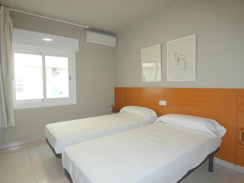 Территория Acantilados Playa Salou 3*