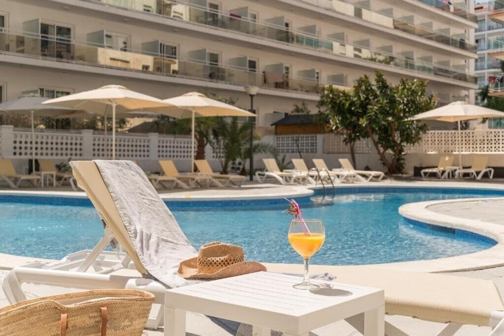 Отель Hotel Salou Beach 3*