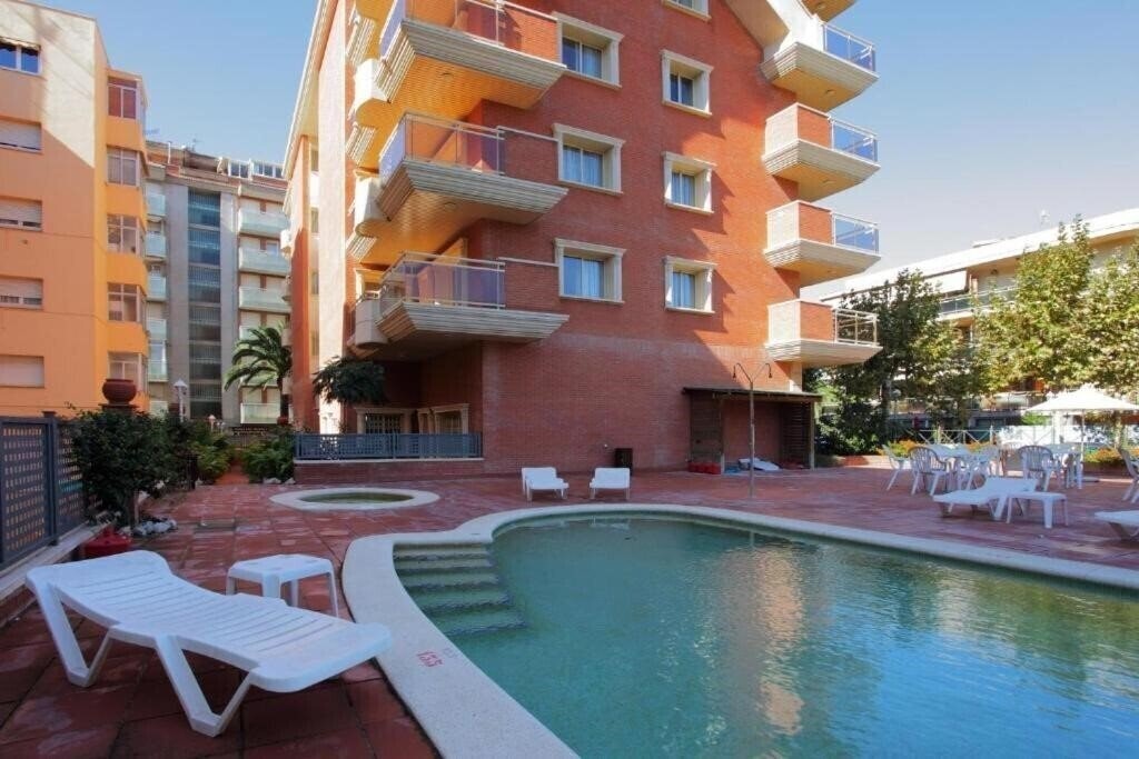 Вид Apartamentos Imperial 3*