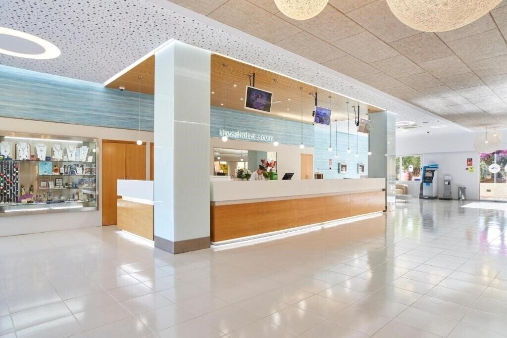Вид Hotel Invisa Figueral Resort 3*