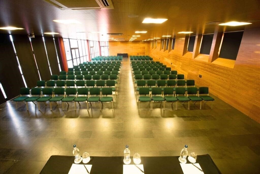 Територія Escuela Santa Cruz 4*