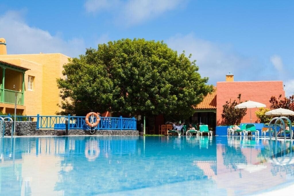 Панорама Apartamentos La Caleta 3*