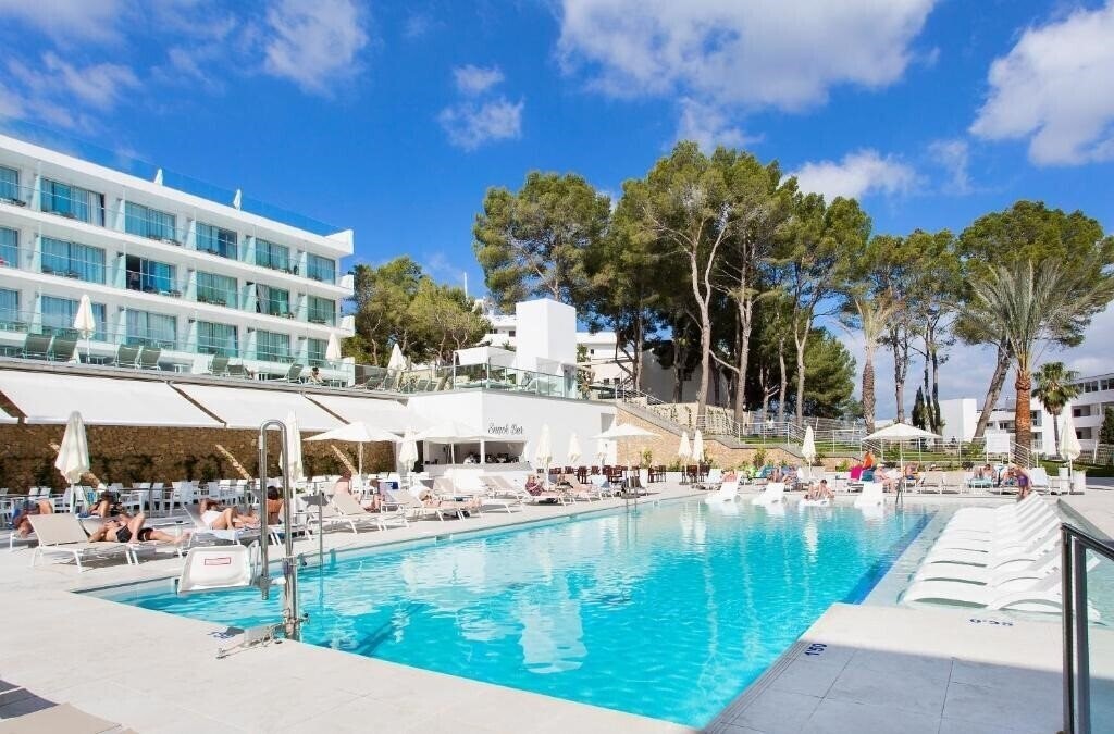 Фотографія Reverence Life Hotel (Adults Only +16 Y.O.) (ex. Senses Santa Ponsa) 4*