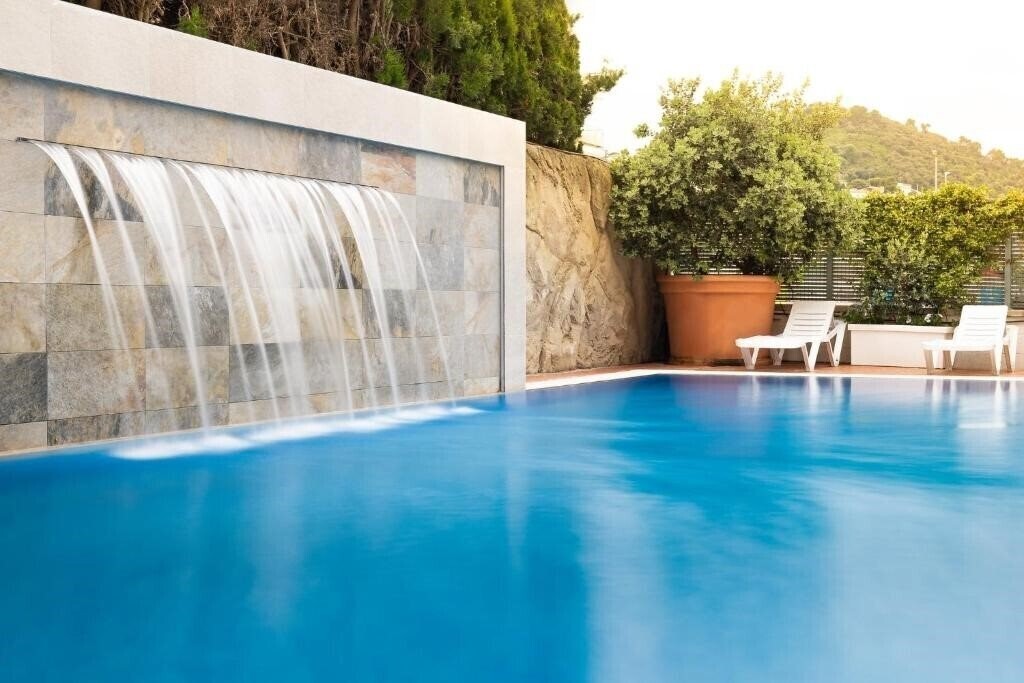 Готель H.Top Summer Sun 3*