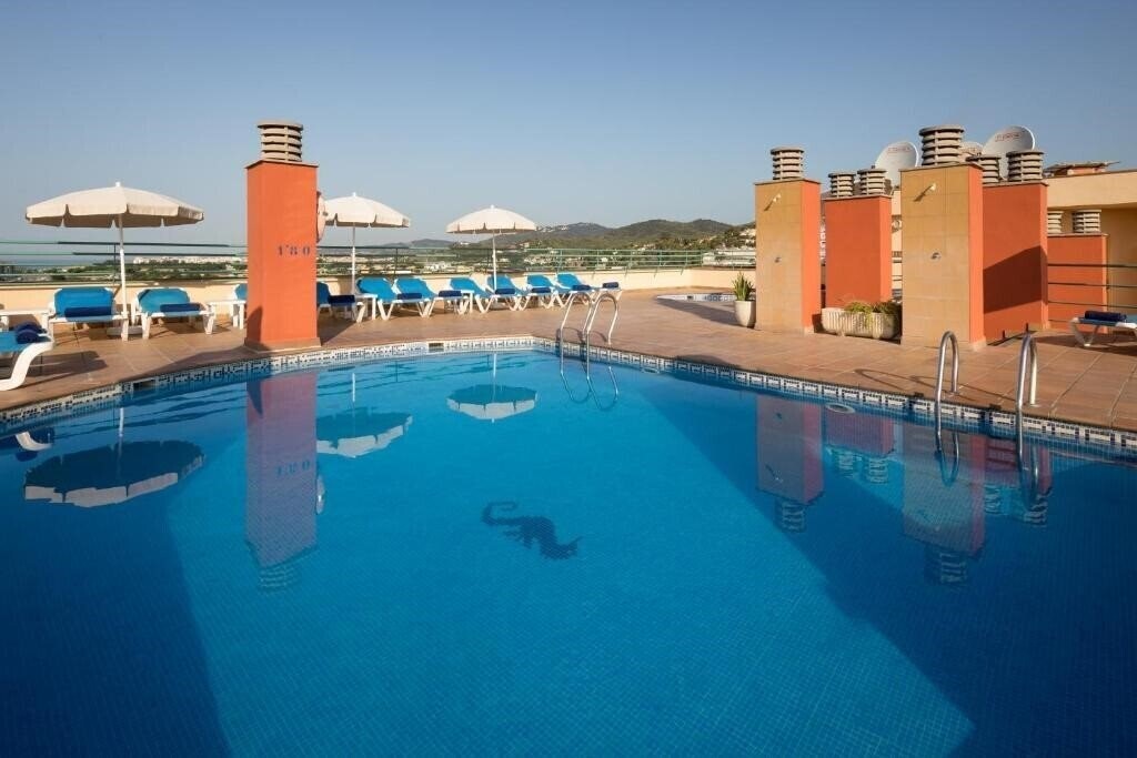 Территория H.Top Royal Sun Suites 4*