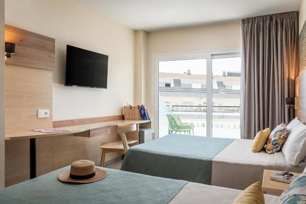 Апартаменты Alegria Caprici Verd 4*