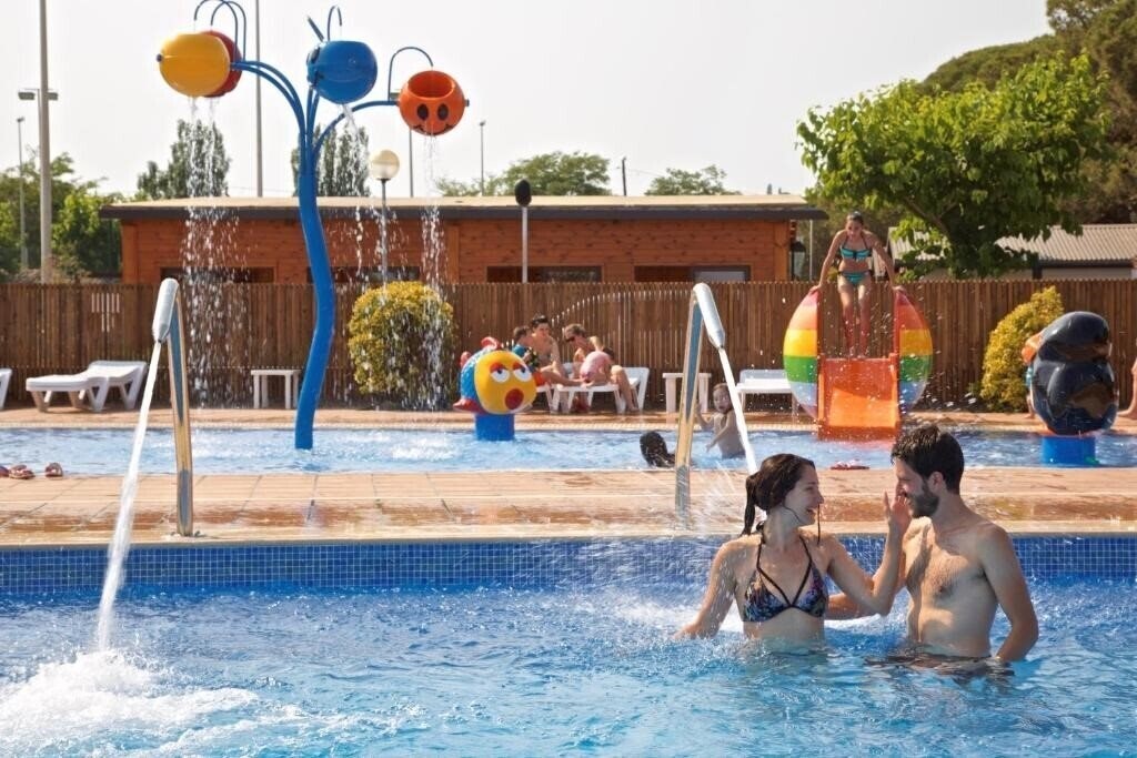 Территория Camping & Bungalowpark Bon Repos 3*