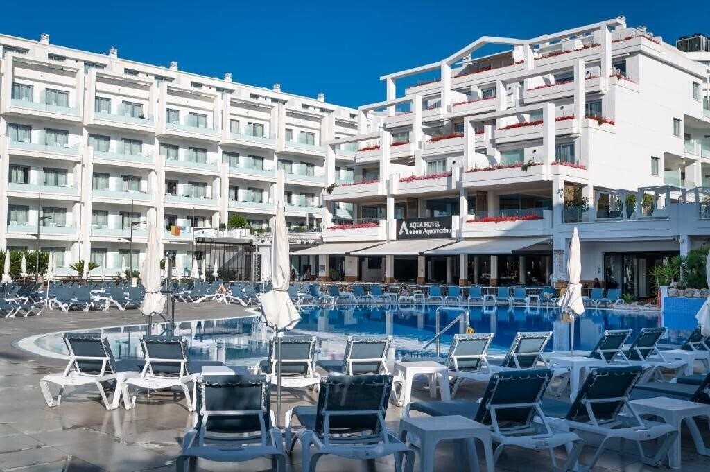 Территория Santa Susanna Apartotel 3*