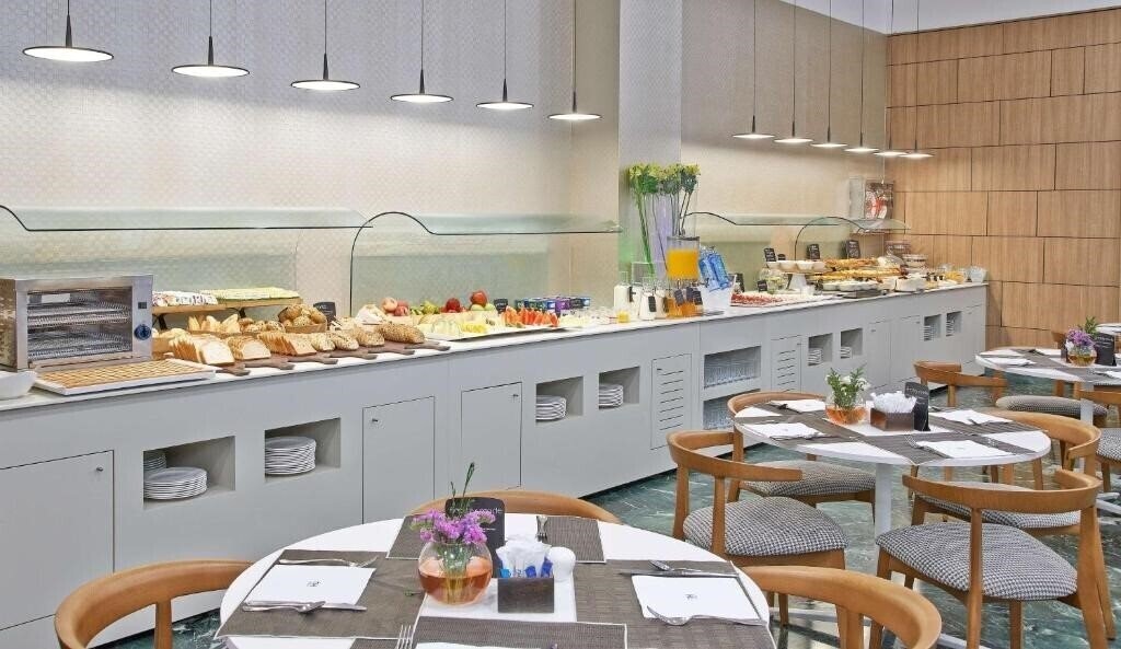 Вид Nh Ciudad De Zaragoza 3*