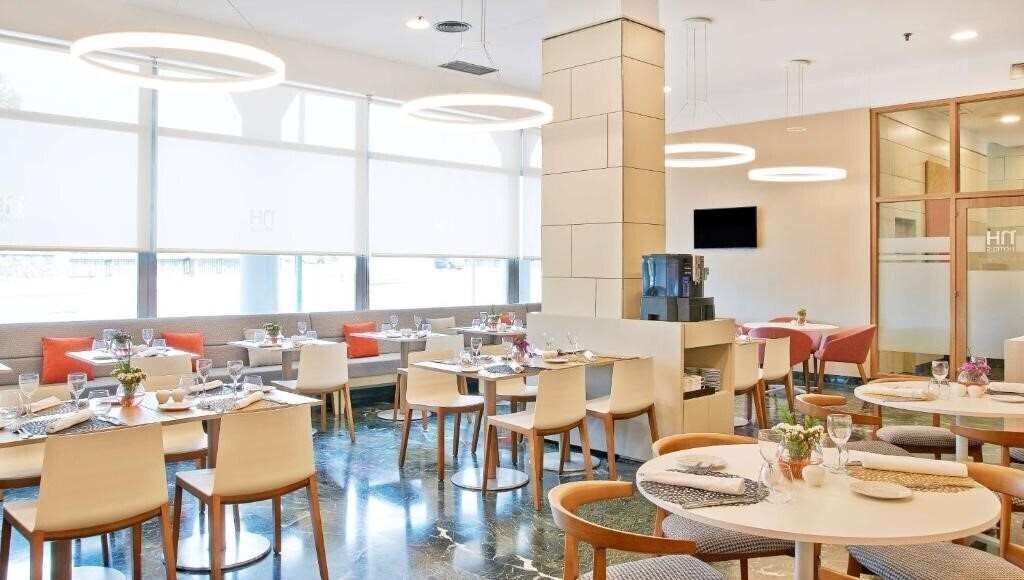 Территория Nh Ciudad De Zaragoza 3*