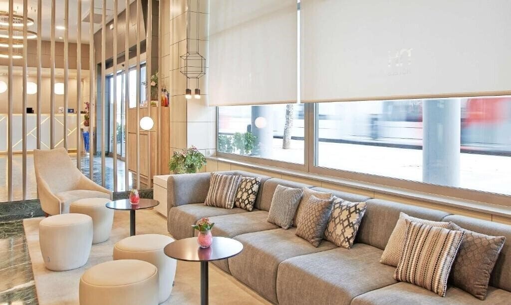 Панорама Nh Ciudad De Zaragoza 3*