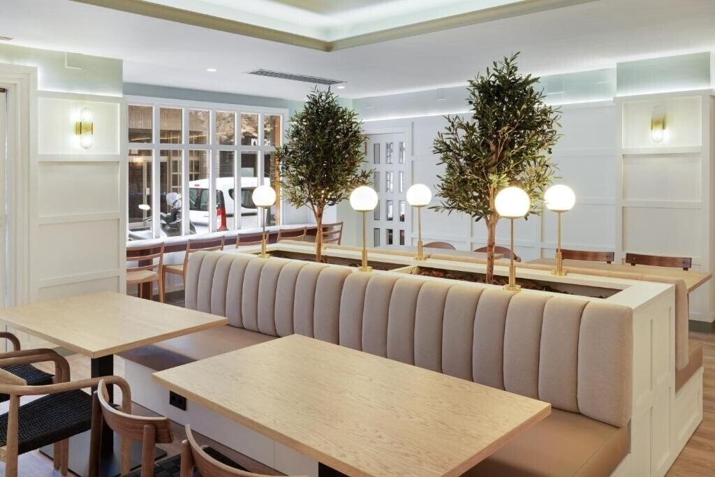 Отель Zaragoza Royal 3*