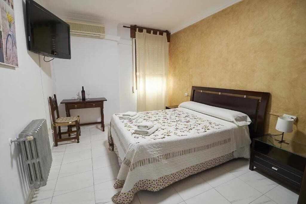 Апартаменты Virgen de Los Reyes Sevilla 4*