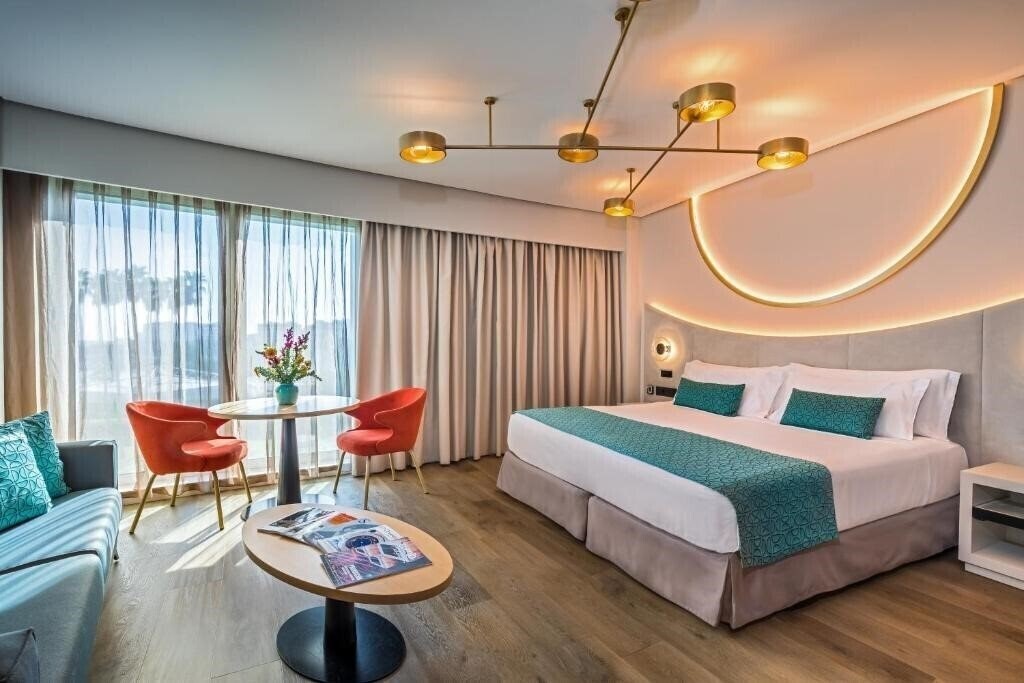 Территория Barcelo Renacimiento 5*