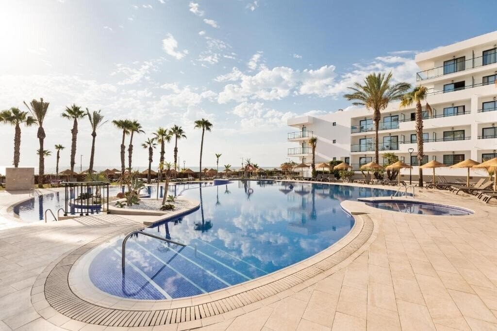 Апартаменты Best Oasis Tropical 4*