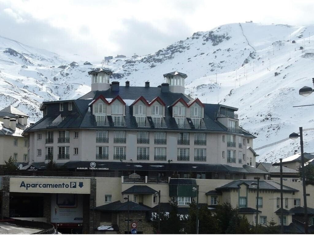 Вид Apartamentos GHM Plaza 2*