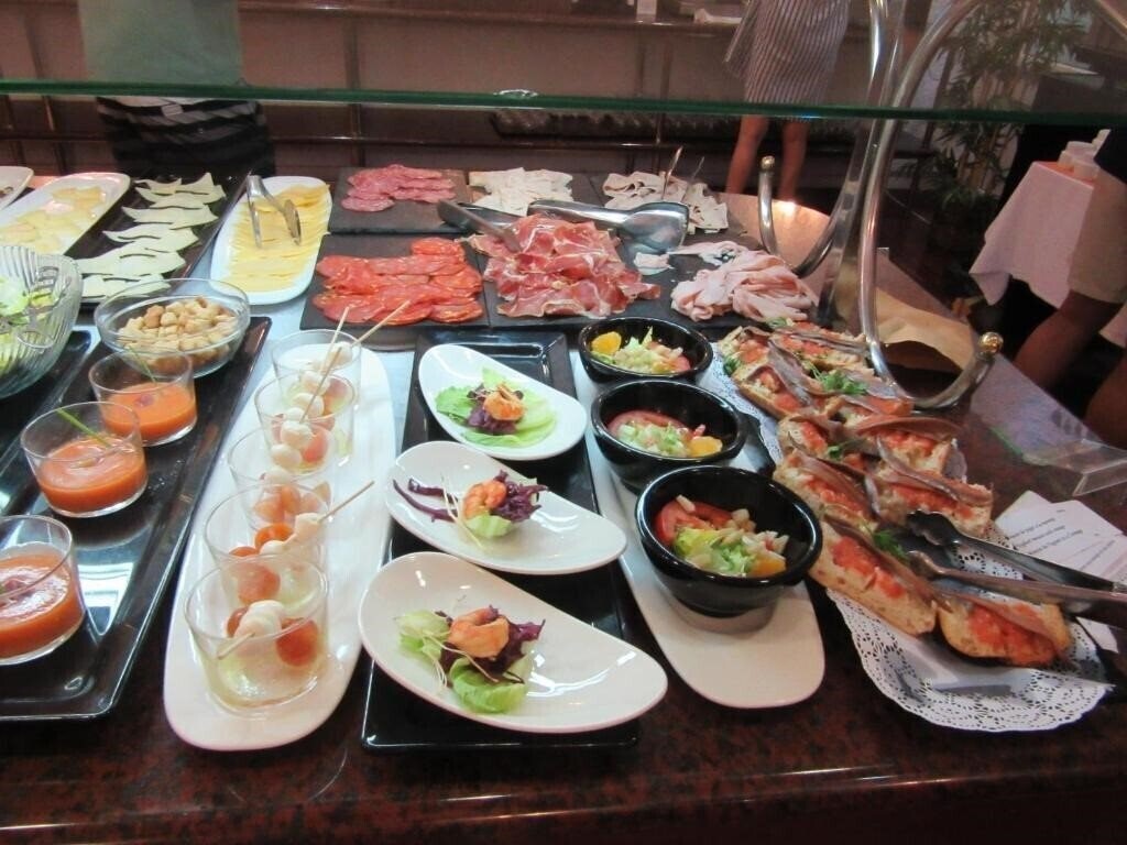 Апартаменти Galeon 3*