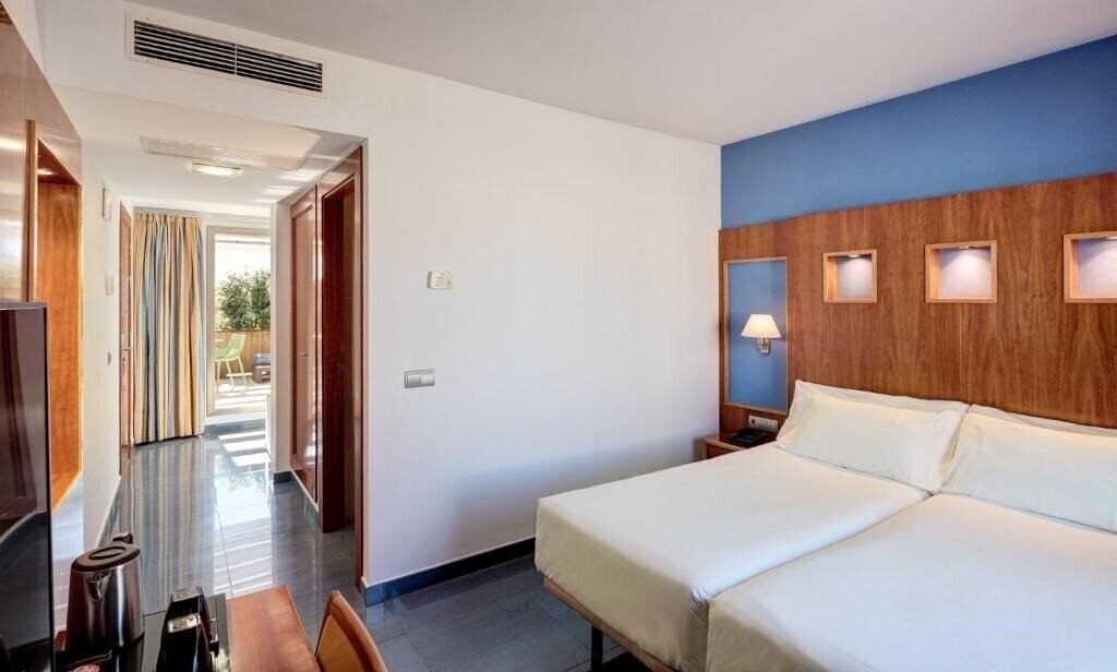 Панорама Sercotel Kalma Sitges 4*